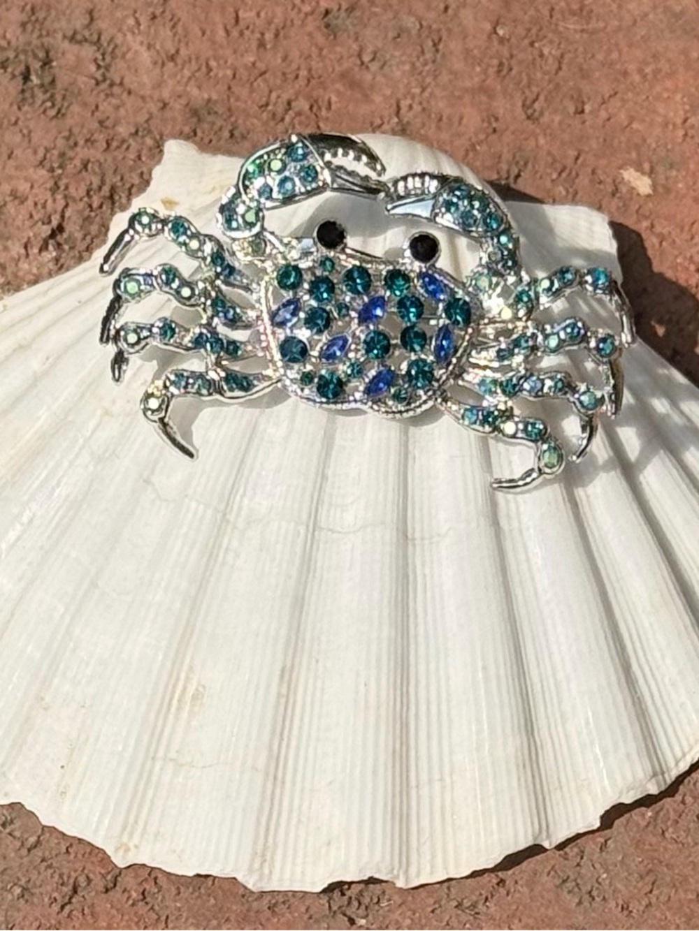 💙🦀 Silver-Tone Crab Brooch with Blue & Green Rhinestones